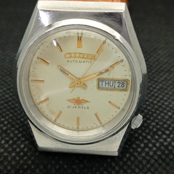 Vintage 1987 Citizen Automatic Mens Silver Watch W/daydate & Gold accents - Picture 3 of 8
